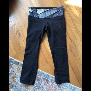 Lululemon athletic crop leggings